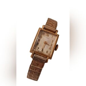WOMEN'S VINTAGE 1970S TIMEX BRONZE-TONED RECTANGULAR WATCH - NON-WORKING